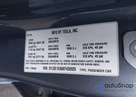 2019 Tesla Model 3 Long Range/Mid Range/Standard Range/Standard Range Plus z USA, uszkodzony, nr VIN 5YJ3E1EA8KF426920